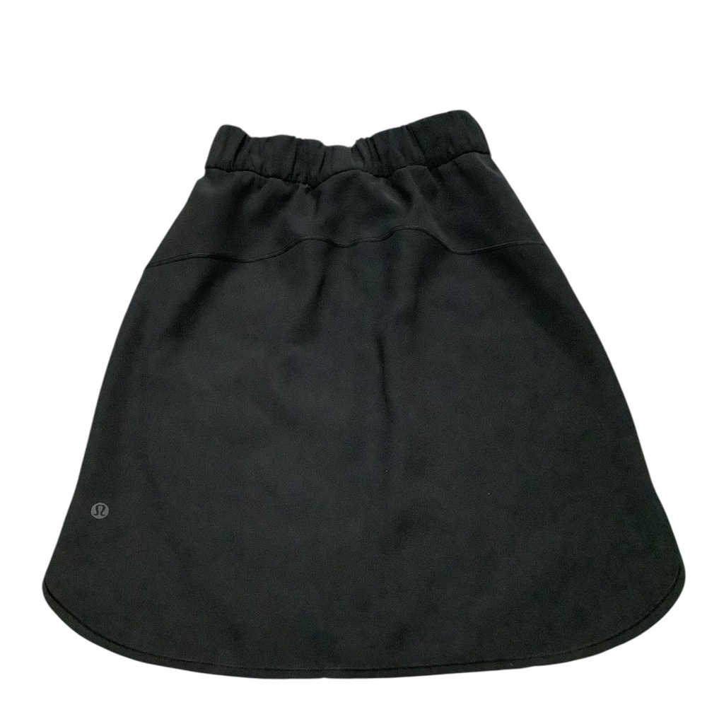 Lululemon Black Women's knee length Skirt